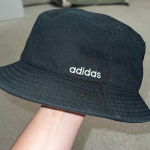 Adidas bucket hat